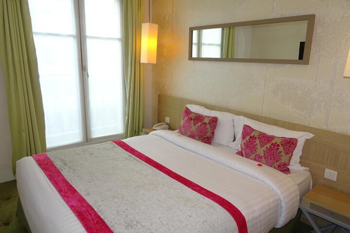 Room 5 of 30