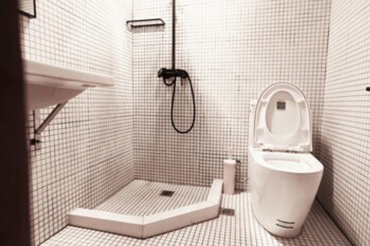 Room 4 of 23