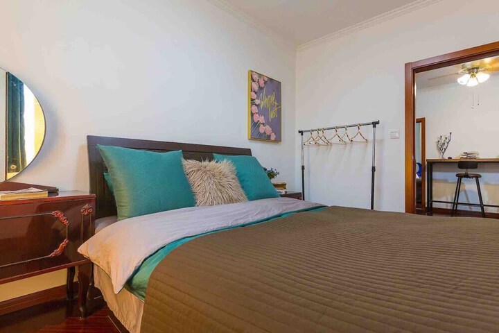 Room 4 of 23