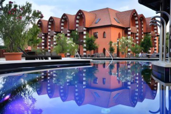 Meses Shiraz Hotel Superior-Adults only
