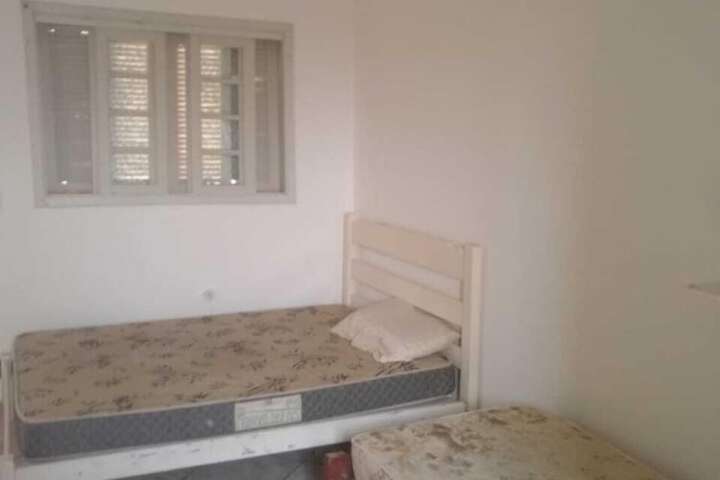 Room 12 of 18