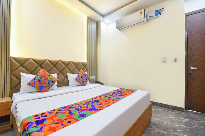 Room 14 of 25