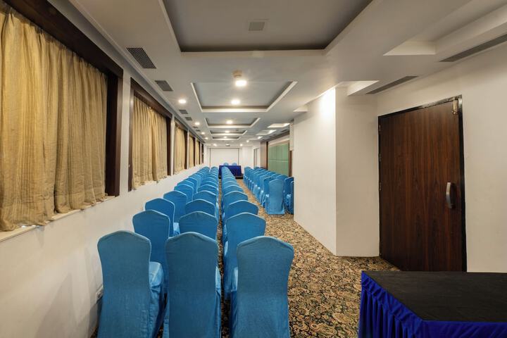 Ballroom/Hall 73 of 83