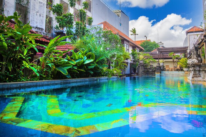 Pool 33 of 47