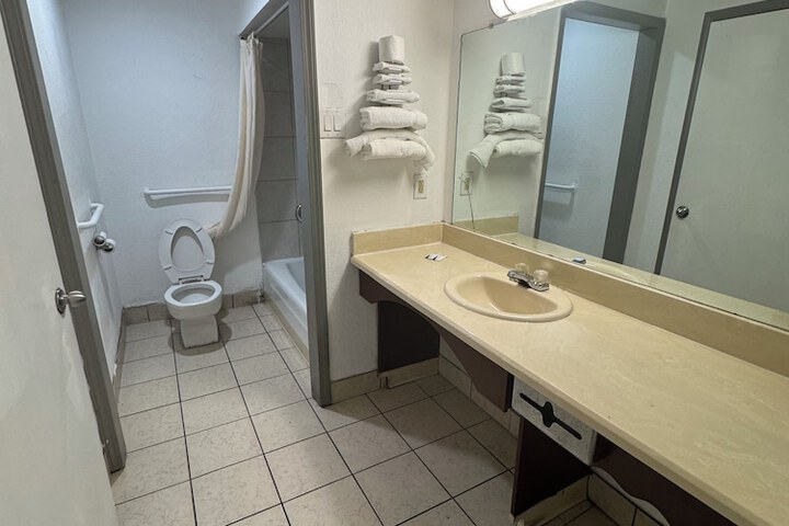 Room 20 of 26