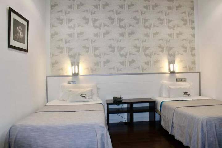 Room 15 of 36
