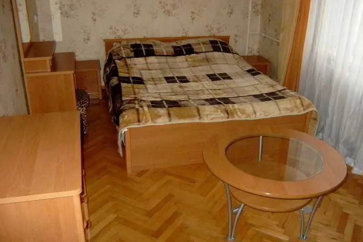 Room 2 of 16