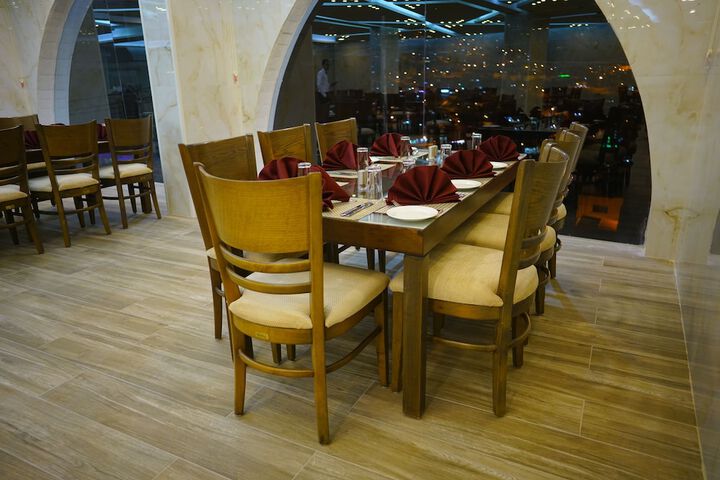 Dining 39 of 61