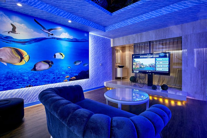 Room 10 of 50