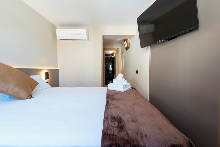 Room 12 of 21