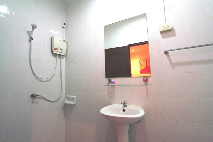 Room 27 of 31