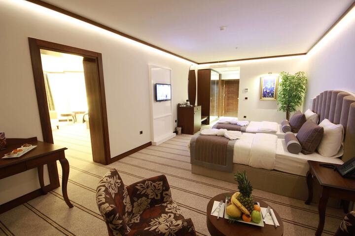 Room 5 of 39