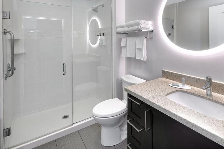 Suite 1 Bed (1 of 12)
