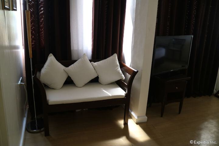 Room 52 of 77