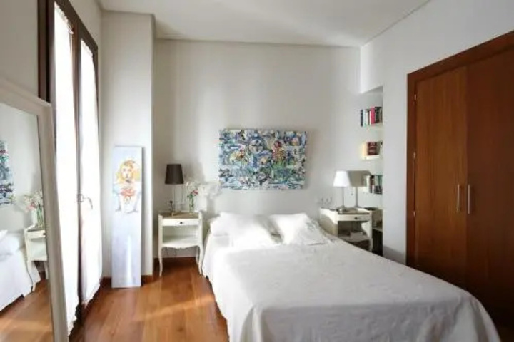Room 4 of 17