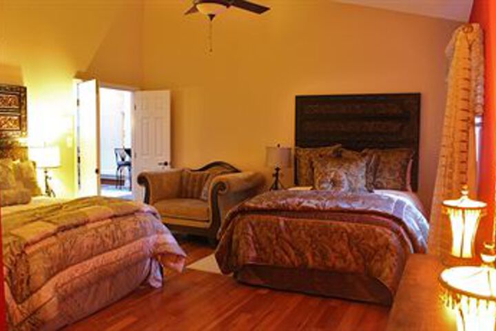 Room 7 of 18