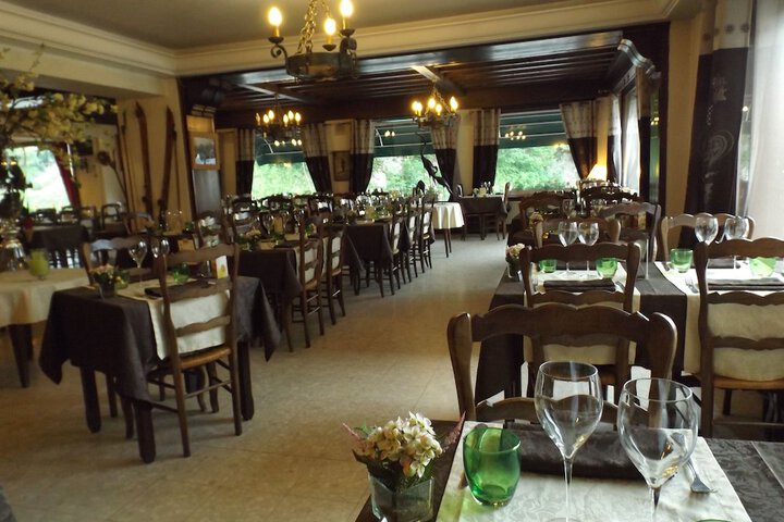 Dining 14 of 27