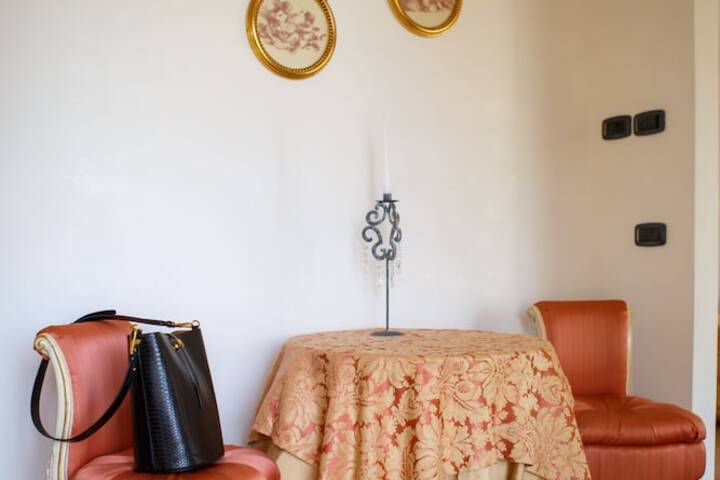 Room 9 of 40
