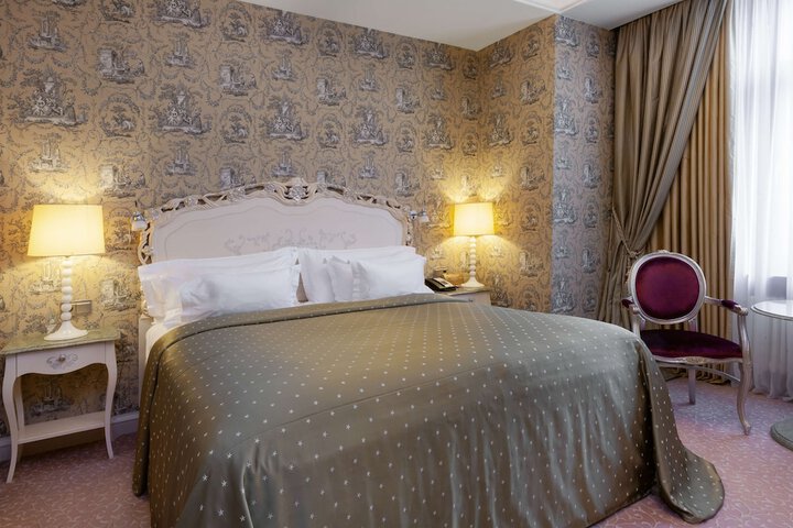 Room 40 of 339