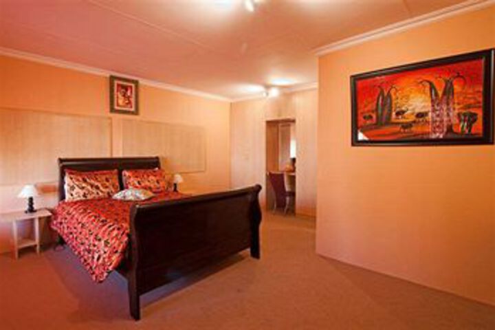 Room 5 of 17