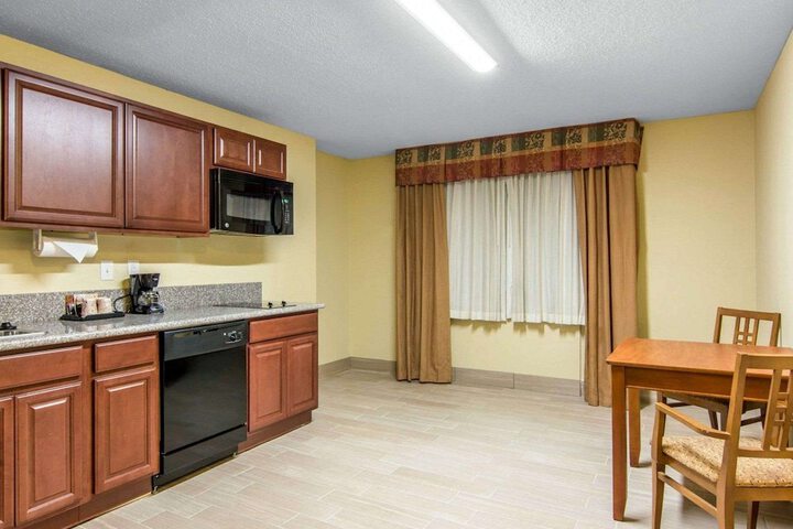 1 King Bed Efficiency Accessible (9 of 9)