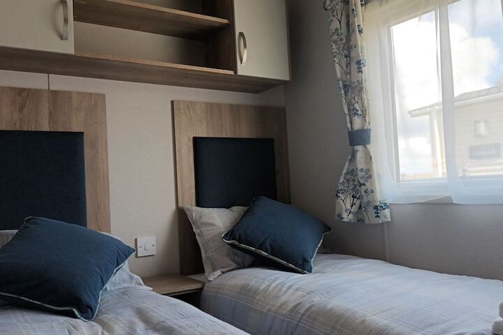 Room 10 of 29