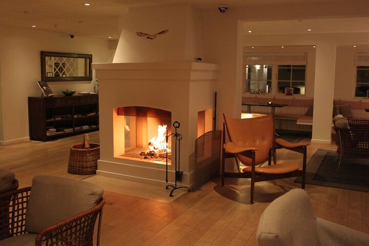 Lounge 41 of 49