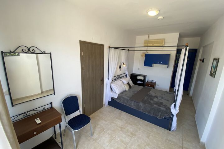 Room 34 of 103