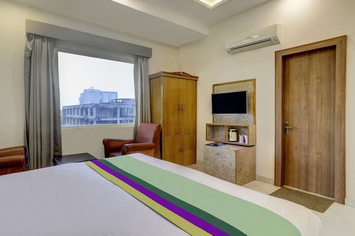 Room 21 of 49