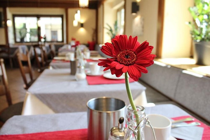 Breakfast/Coffee Service 28 of 33