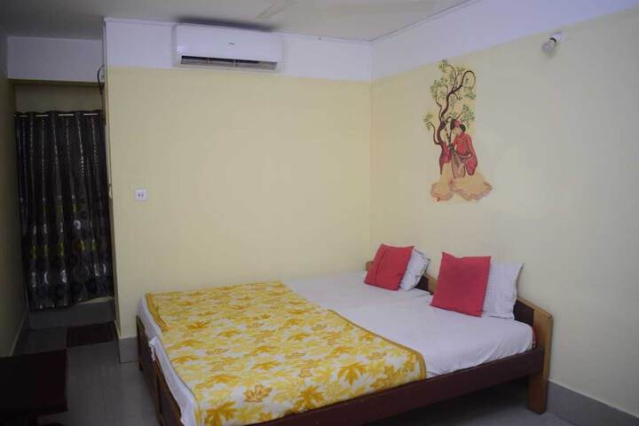 Room 14 of 34