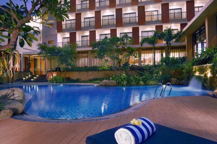 Pools & Facilities