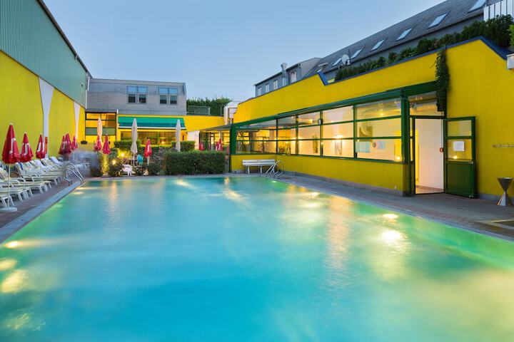 Pool 45 of 94