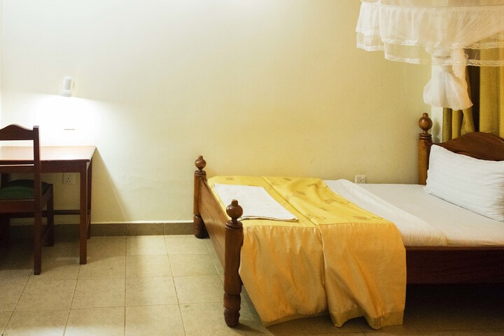 Room 15 of 30