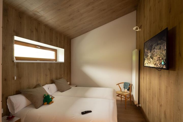 Room 15 of 108