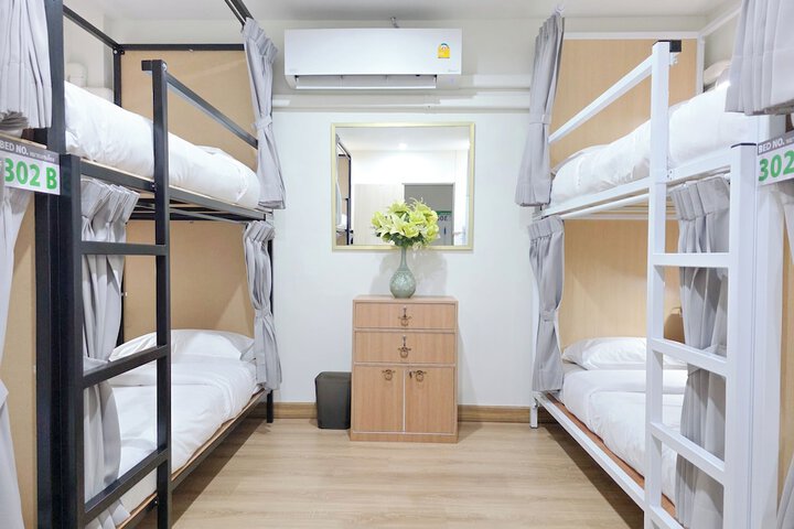 Room 35 of 76