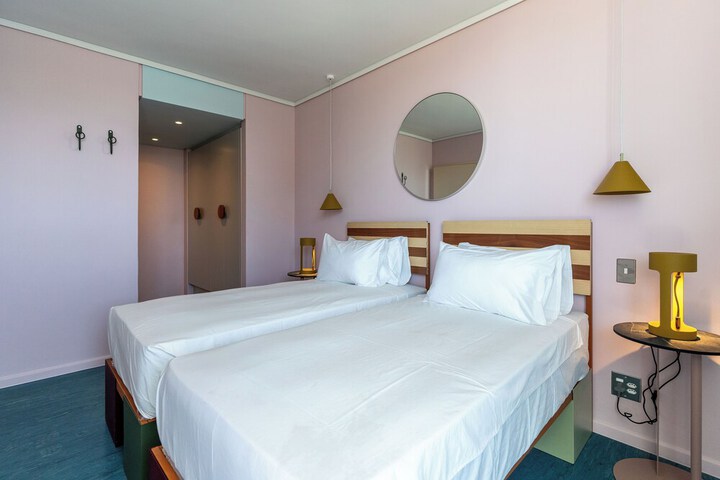 Room 20 of 104
