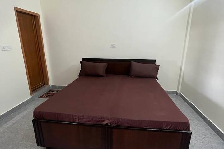 Room 49 of 83