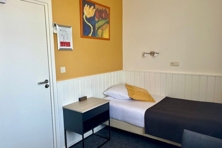 Room 13 of 70