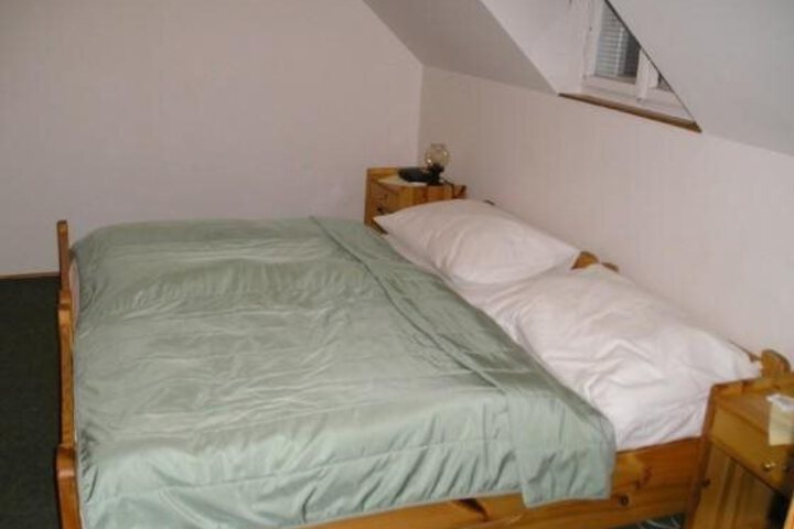 Room 5 of 14