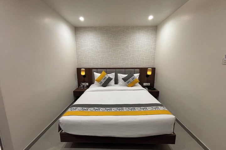 Room 4 of 40