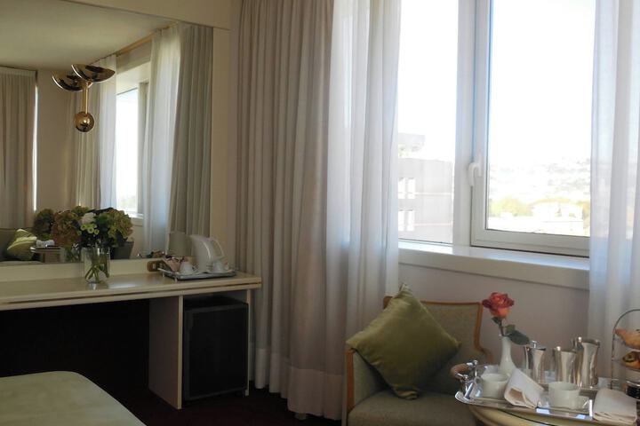 Room 14 of 44