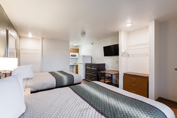 Room 10 of 24