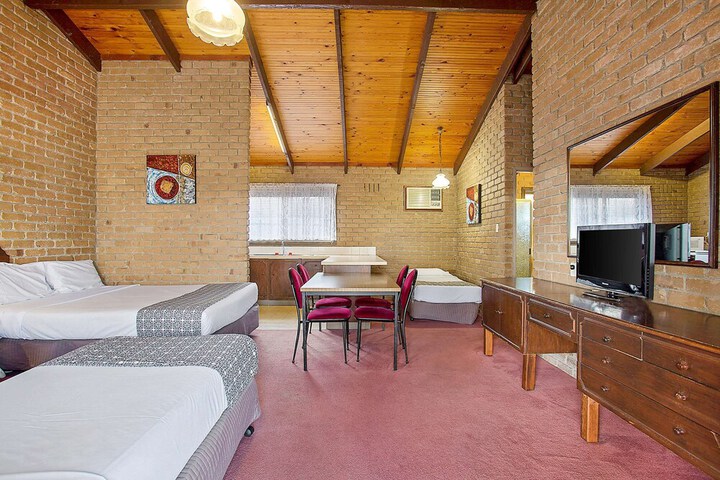 Room 14 of 70