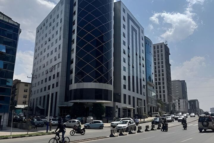 Iconic Coworking Hotel