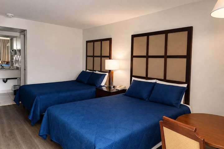 Room 7 of 16