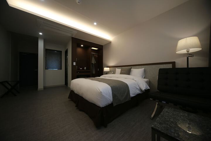 Room 18 of 60