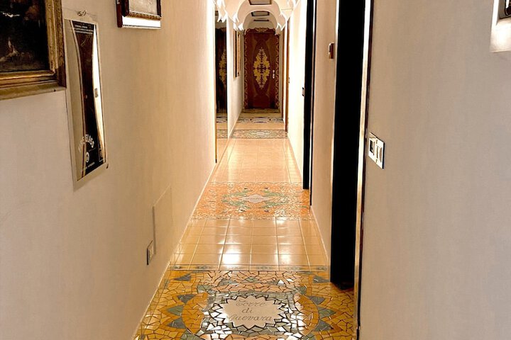 Room 14 of 82