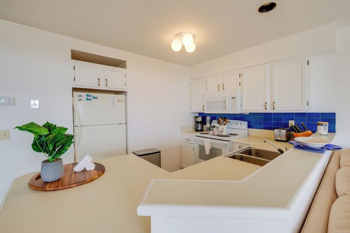 Lakefront Elk Rapids Vacation Rental w / Deck!