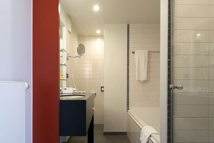 Room 15 of 40